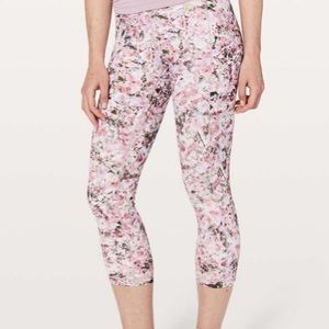 NWOT Lululemon Speed Up Crop *21”